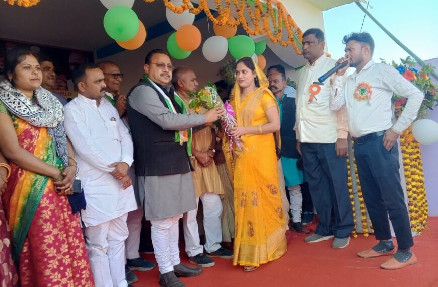 विधायक आनंद प्रताप देव ने आर बी पब्लिक स्कूल का किया उद्घाटन