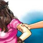 महादलित के घर मे घुसकर महिला के साथ छेड़छाड़ करने के आरोपी को 12 घंटों तक रखा कैद
