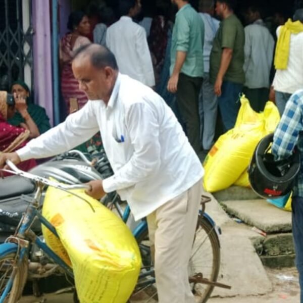 किसानों को नहीं मिल रहा समय पर खाद,…