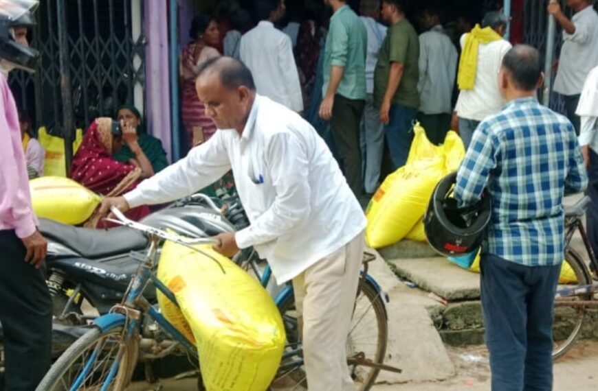 किसानों को नहीं मिल रहा समय पर खाद,…