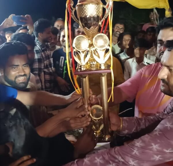 घाघरा फुटबॉल क्लब में नीलांबर पीतांबर टूर्नामेंट का…