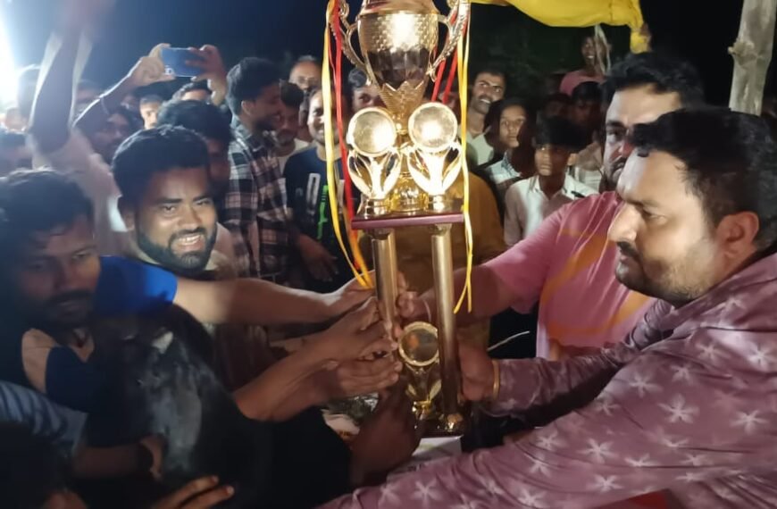 घाघरा फुटबॉल क्लब में नीलांबर पीतांबर टूर्नामेंट का…