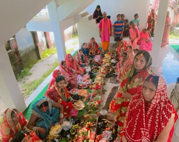 सुहागिन महिलाओं ने पति के…