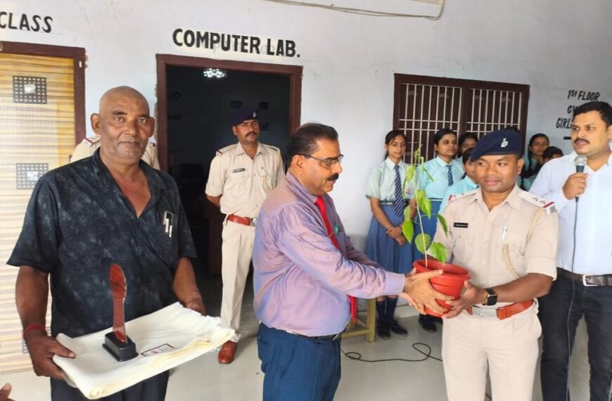 मझिआंव थाना पुलिस ने आर.के. पब्लिक स्कूल में…