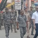 दुर्गा पूजा शांतिपूर्ण वातावरण में मनाने को लेकर फ्लैग मार्च